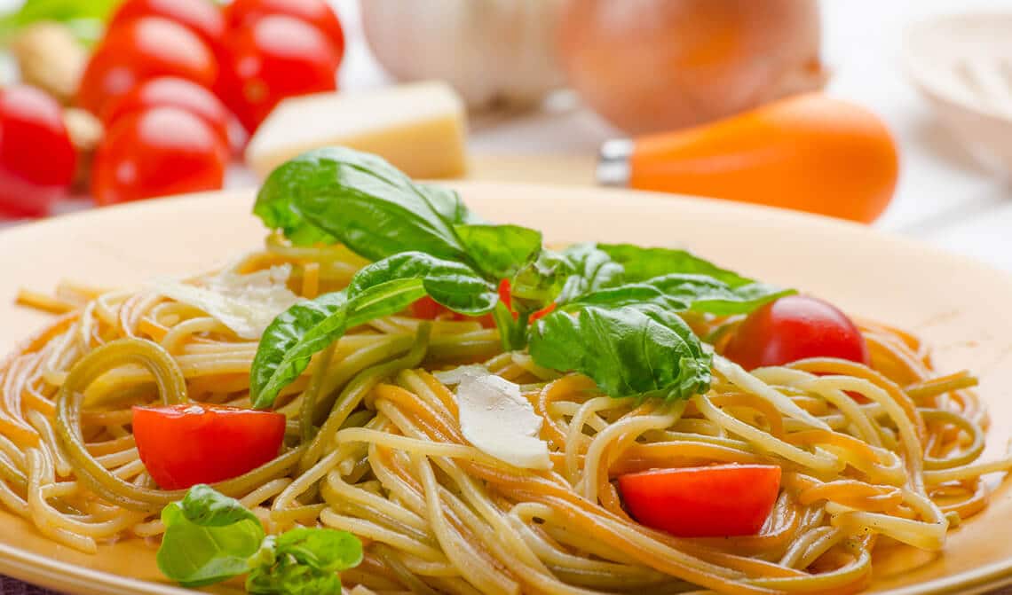 Espaguetis con tomates cherry - Recetas La Española
