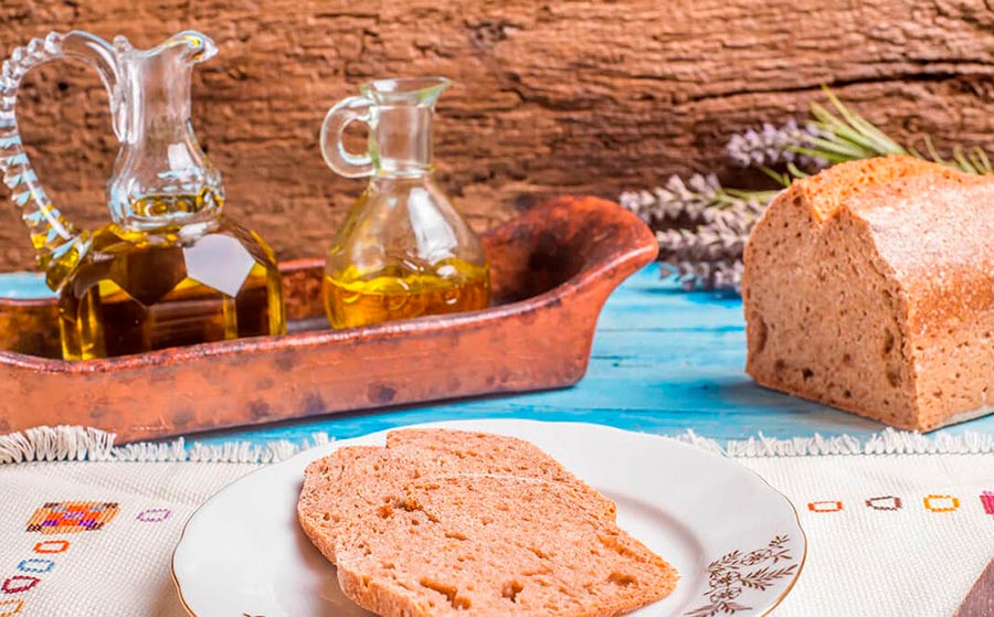 Pan de espelta con curry y jengibre