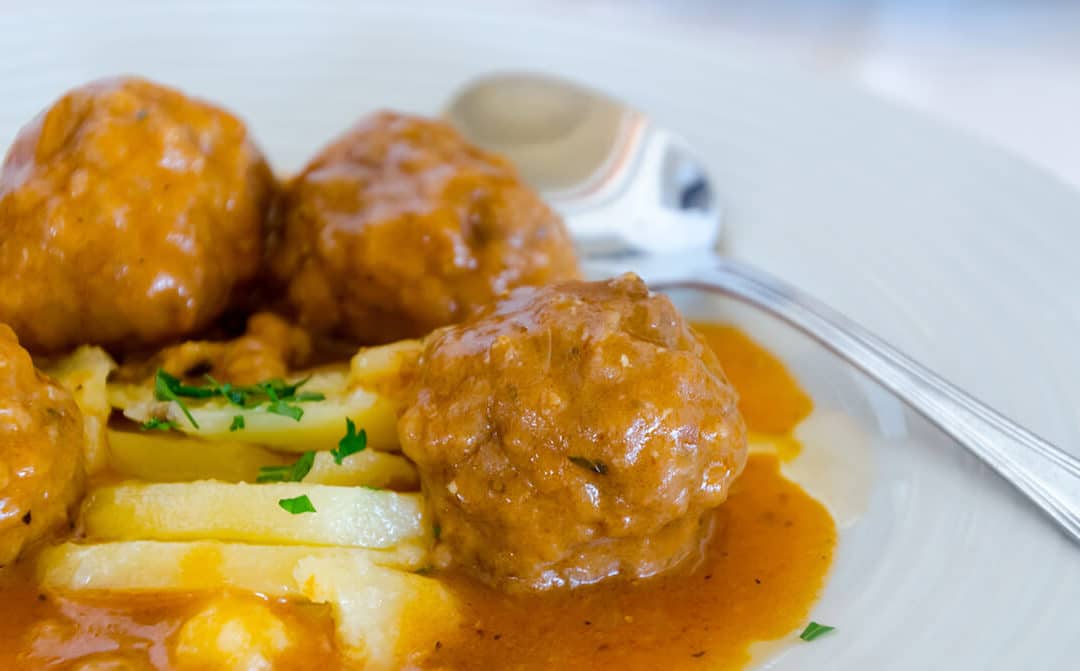 Albóndigas de atún, requesón y calabacín