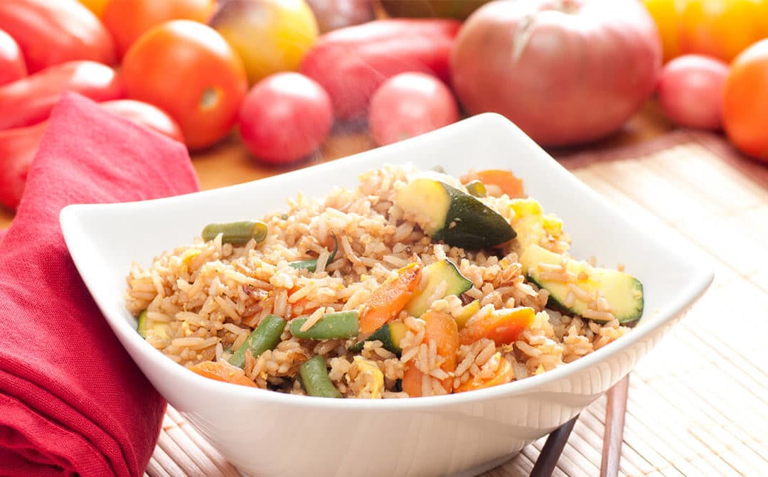 Wok de verduras con arroz y pollo